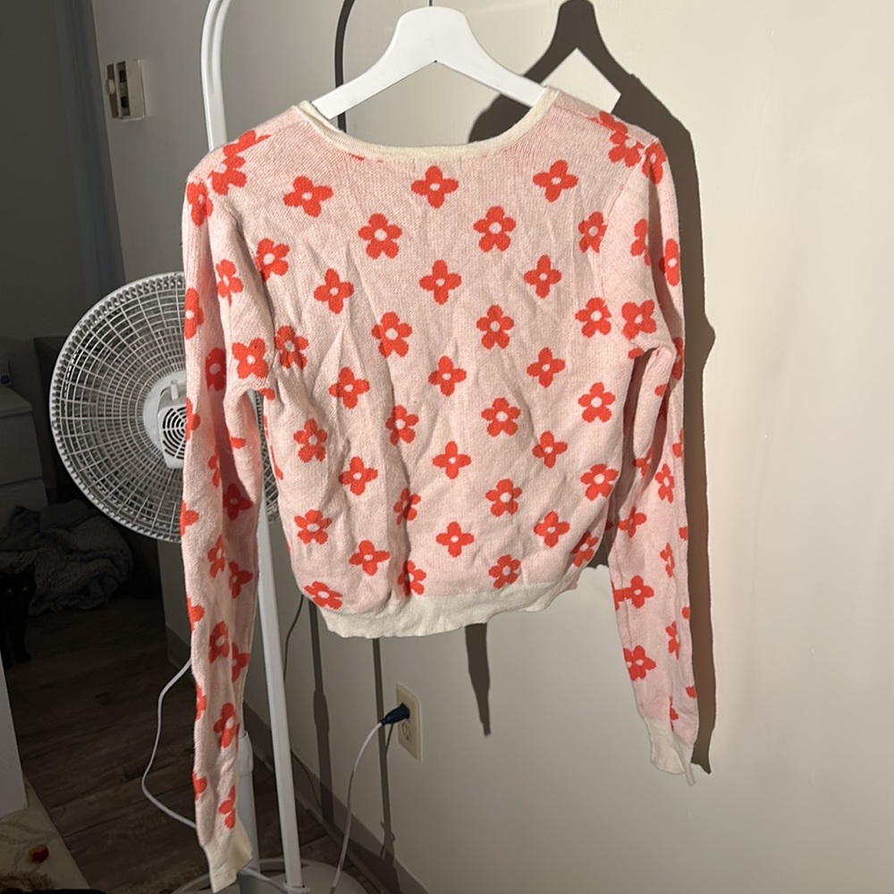 sweater - Picture 2 of 3
